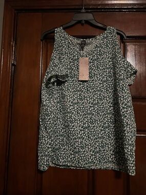 Sleeveless Dark Green Floral Cold-Shoulder Blouse